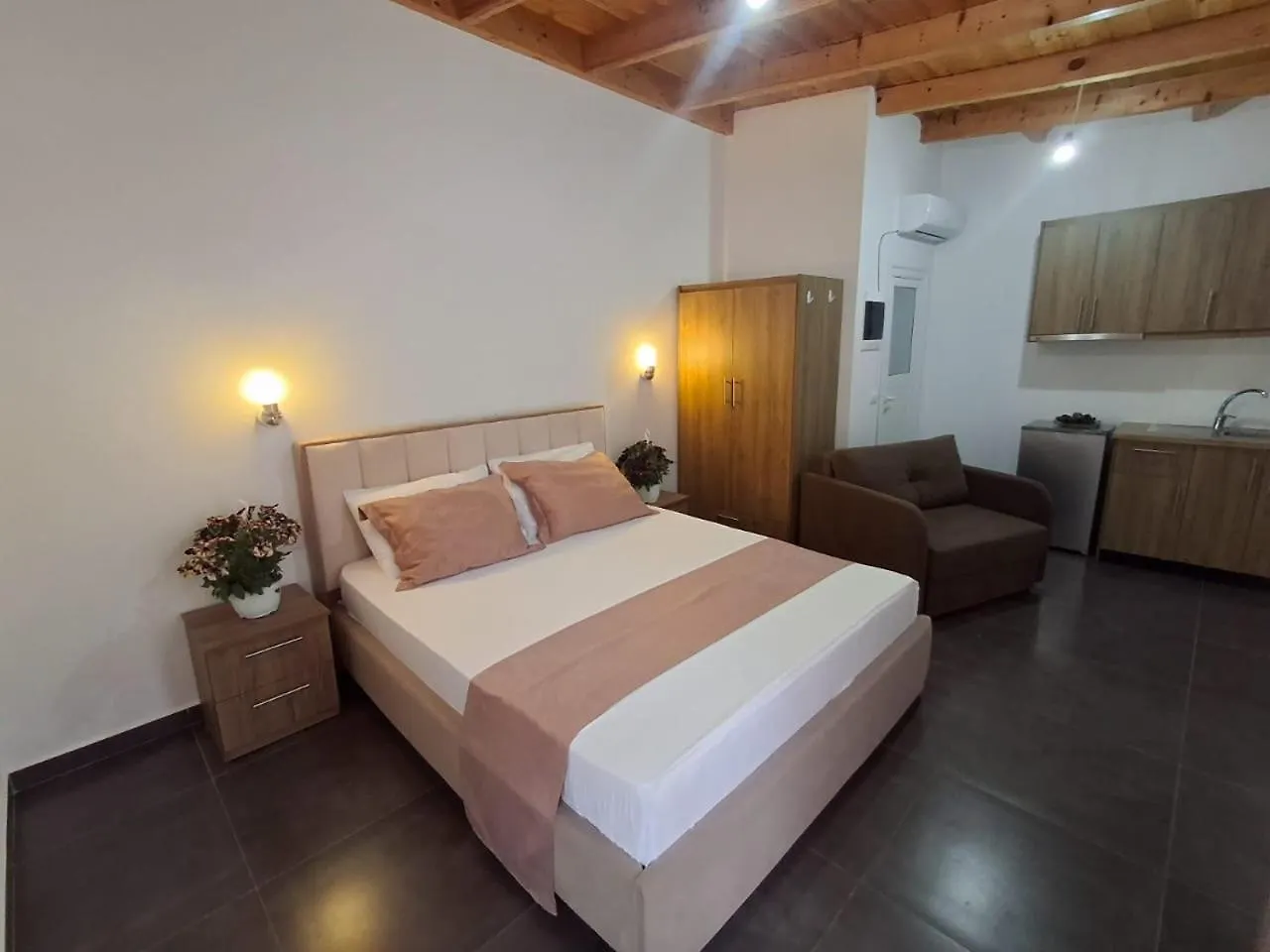 Apartments Tini Ksamil