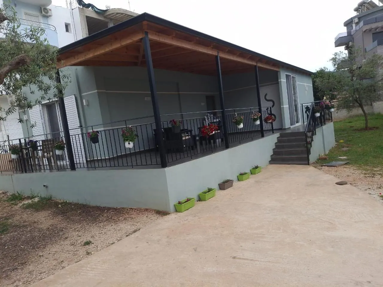 Apartments Tini Ksamil 0*,
