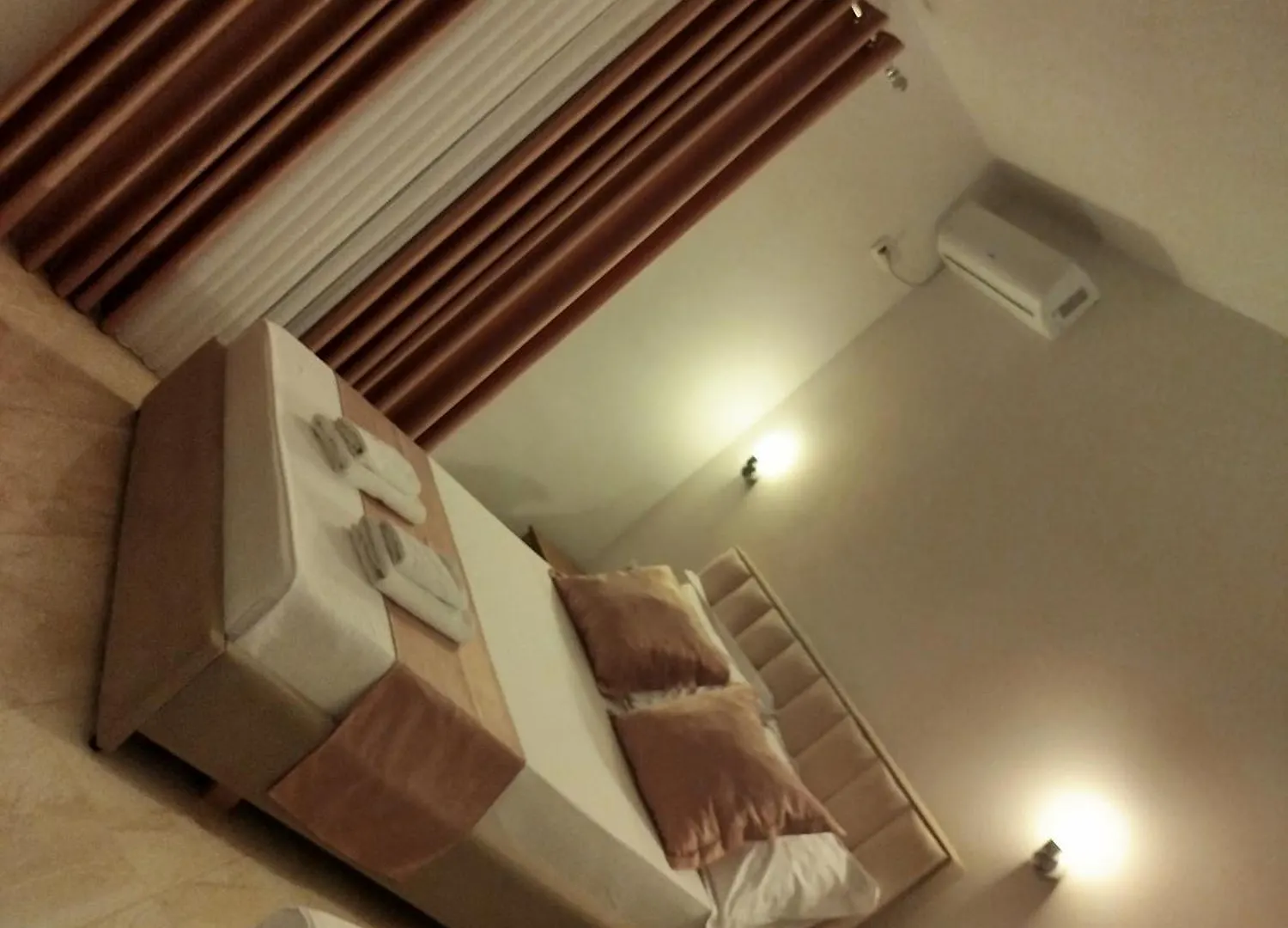 Apartments Tini Εξαμίλιο