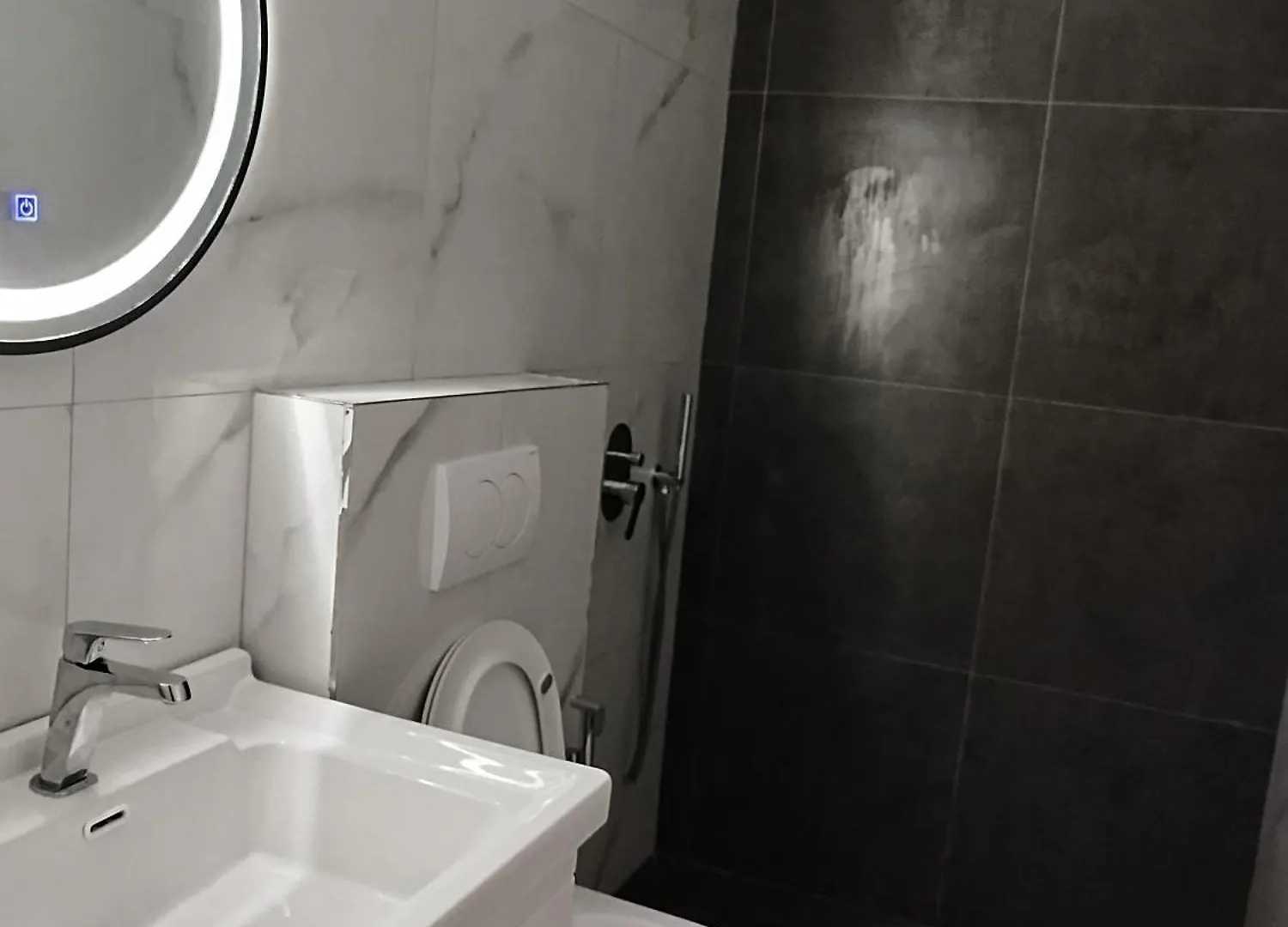 Apartments Tini Εξαμίλιο